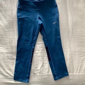 Women’s capri leggings